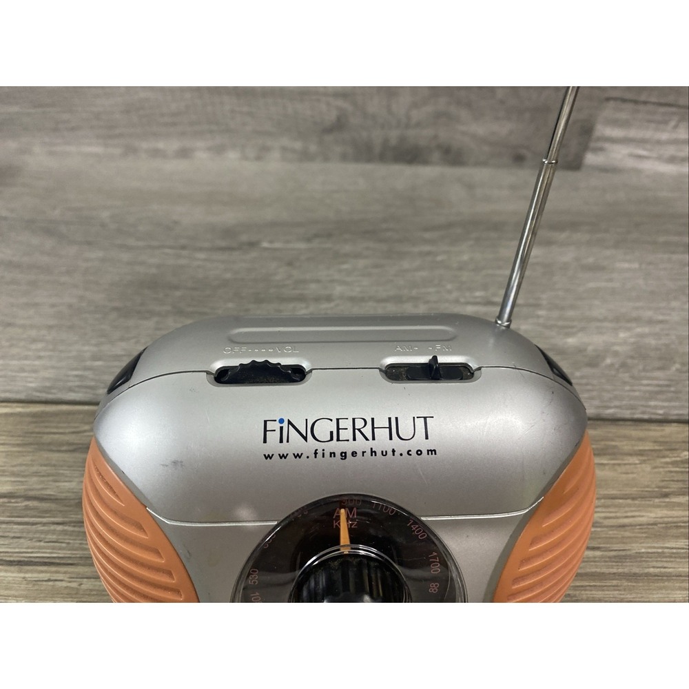 Fingerhut Portable AM/FM Radio Unisex OS Silver Orange Good Retro Y2K Analog - Picture 4 of 10